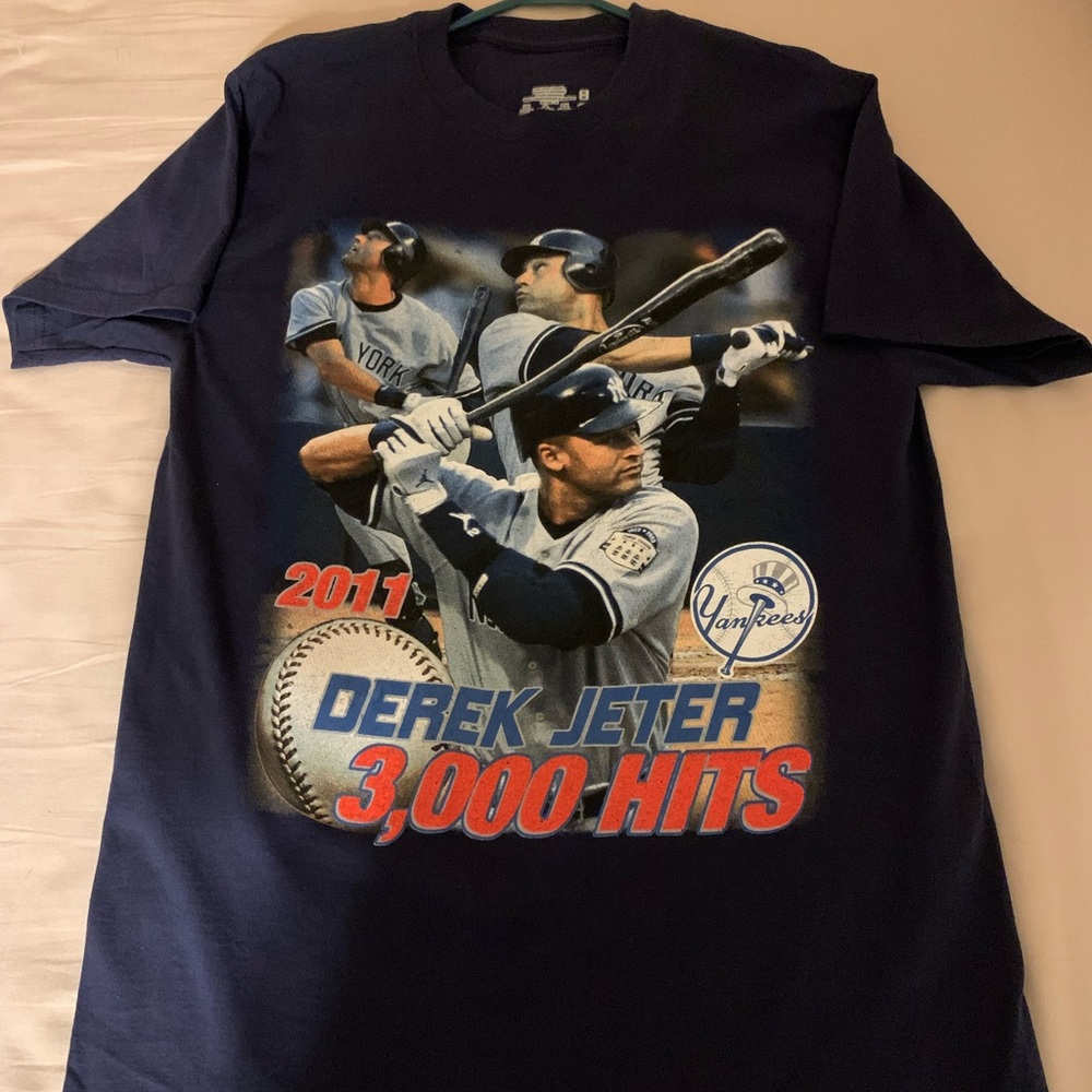 Ny yankees Derek Jeter T-Shirt. Mens size Medium.